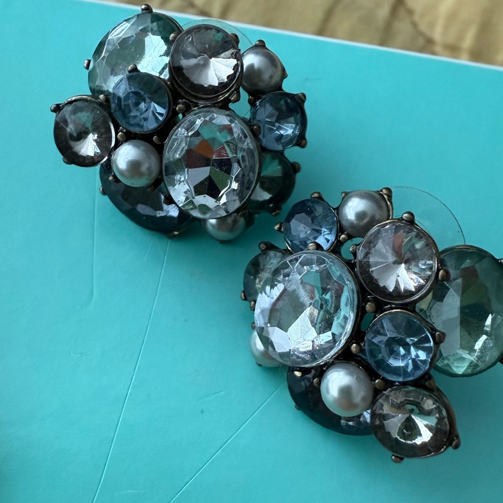Trendy Earring Set in Black, Silver, Crystal and Orange - Picture 3 of 4
